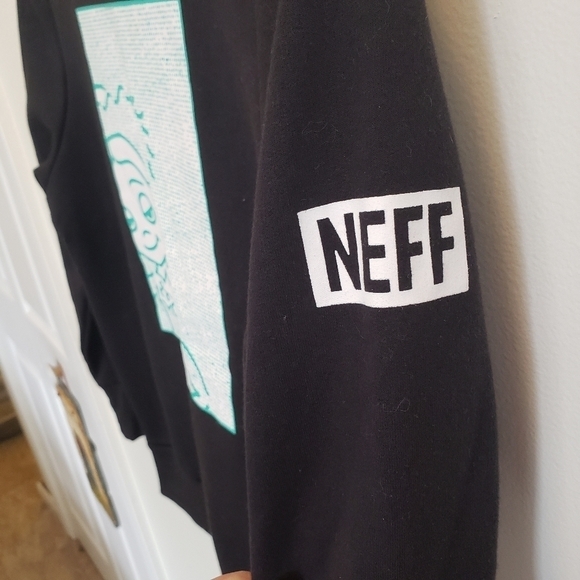 Neff x Disney Jessie Black Crewneck Sweatshirt Womens Size XS Black Graphic - Picture 6 of 7